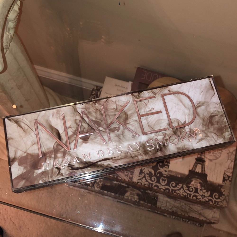 Urban Decay Naked Smoky Palette